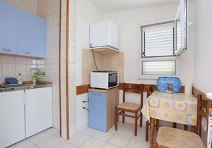 One bedroom apartment with terrace and sea view Arbanija, Čiovo (A-18797-b)