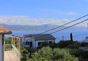 One bedroom apartment with terrace and sea view Arbanija, Čiovo (A-18797-b)