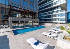One Bedroom Apartment Near Al Maya Supermarket By Luxury Bookings
