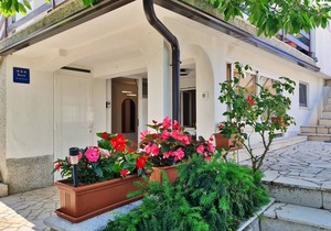 One bedroom apartment near beach Šilo, Krk (A-18740-a)