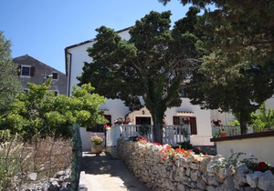 One bedroom apartment with air-conditioning Ćunski, Lošinj (A-2498-a)