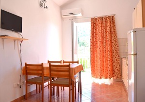 One bedroom apartment with balcony and sea view Gradac, Makarska (A-13681-c)