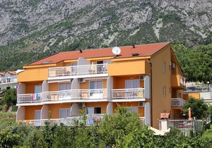 One bedroom apartment with balcony and sea view Gradac, Makarska (A-13681-c)