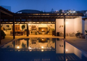 One bedroom house with private pool enclosed garden and wifi at Nazaret