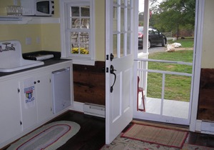One Bedroom One Bath Cottage On 250 Acre Cattle Farm.
