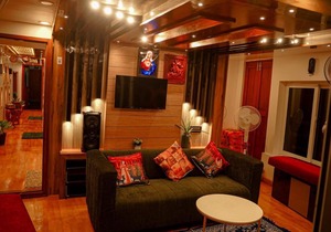 One bedroom private houseboat Or One bedroom suite