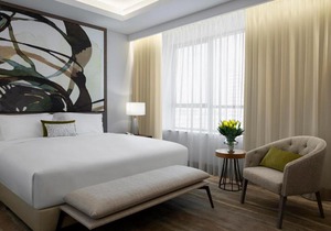 One Bedroom Suite Near Spring Green Supermarket By Luxury Bookings