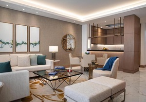 One Bedroom Suite Near Spring Green Supermarket By Luxury Bookings