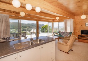 Onemana Lookout - Onemana Holiday Home