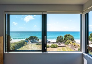 ONETANGI BEACH | Be My Guest