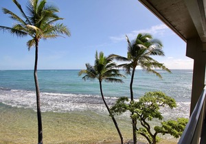 Only thing between you and the ocean is the Beach! Top Floor, unobstructed view