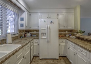 Open 3 bedroom Ranch! Great Central Location! Amenity Cards!