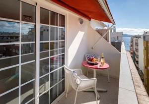 OPEN TERRACE FREE BIKES by Living Las Canteras