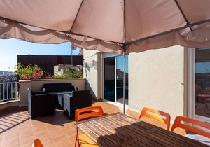 Orange Duplex with sunny terrace in Barcelona