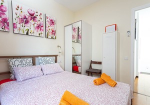 Orange Duplex with sunny terrace in Barcelona