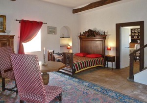 Outbuilding of a listed 16th century ch teau