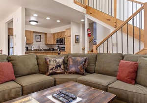 Outpost: Clark's Knoll 371 - Walk to Town Square