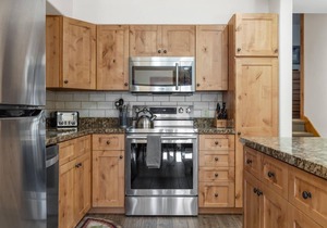 Outpost: Clark's Knoll 371 - Walk to Town Square