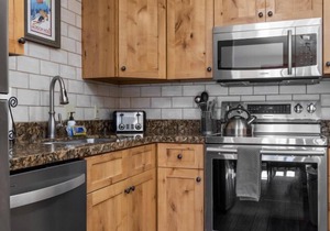 Outpost: Clark's Knoll 371 - Walk to Town Square