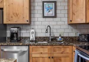 Outpost: Clark's Knoll 371 - Walk to Town Square