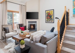 Outpost: Clark's Knoll 395 - Walk to Town Square