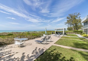 Outrigger Resort #4: 2 BR / 2 BA Condo on Longboat Key by RVA, Sleeps 4