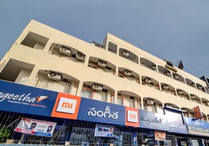 OYO 29087 Hotel Golden Pride