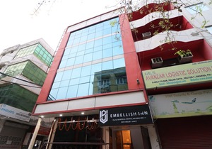 OYO 36848 Embellish Inn