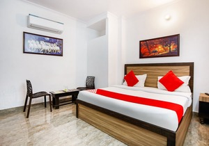 OYO 49750 Surya Inn
