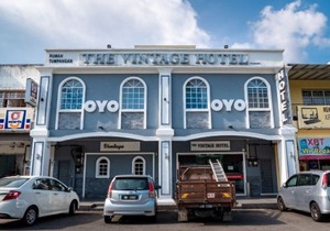 OYO 596 the Vintage Hotel