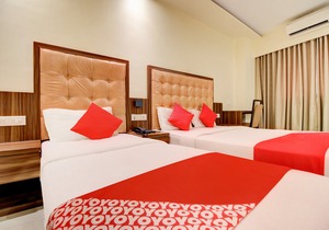 OYO 65661 Hotel Emerald Inn