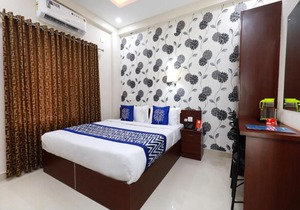 OYO 6728 Almas Residency
