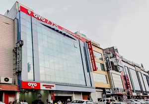 OYO 725 Hotel Wow Inn