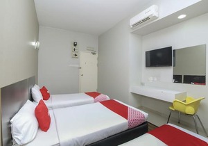 OYO 89959 Nice Stay Three Six Five Services