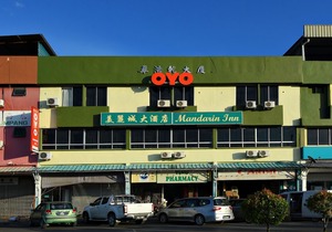 OYO 90052 Mandarin Inn