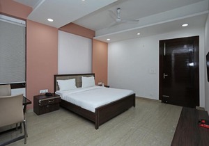 OYO Hotel Anusuiya Palace