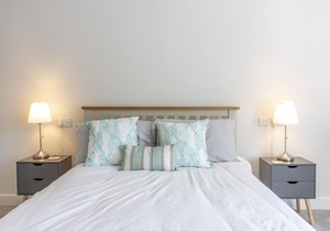 Oystercatcher Court, New 2 Bed Apartment, Village Location, Mins From Beach