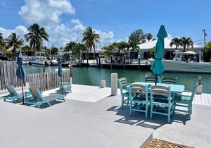 P37 - Charming 2 bedrooms duplex with Private Pool and Deep water dockage.