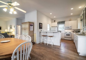 Pacem Place-Quaint home in Private Community of Litchfield By the Sea