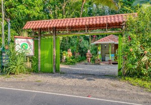 Pachamama Nueva River side Bungalows Punta Uva