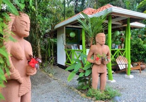 Pachamama Nueva River side Bungalows Punta Uva