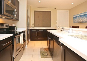 Pacifico L312 - Updated 2 Bed/2 Bath - Pool Views