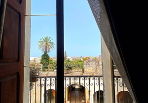 Palazzo Sabella Tommasi white suite