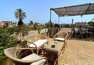 Palazzo Sabella Tommasi white suite