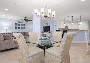 Palm Bay Club! RESORT STYLE LIVING ON SIESTA KEY! Beach to Bay!