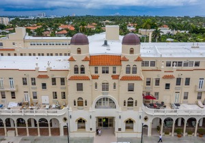 🏝Palm Beach Island Condo-Hotel King Bed Studio Walk to Beach🏖