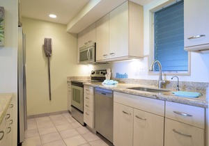 PANORAMIC CORNER OCEAN & GOLF VIEWS in Kaanapali, 1200 sq ft 1BR
