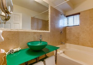 Panoramic Views Room w/WiFi & Amazing Water Views