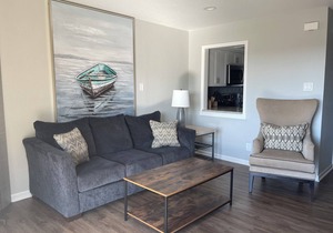 Paradise Awaits: Luxury Condo with Lakeview and Pool at Your Doorstep!"