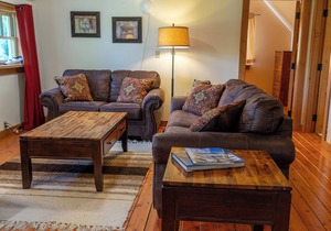 Paradise Valley Log Bunkhouse: 6BR Mountain Retreat on Historic Working Ranch